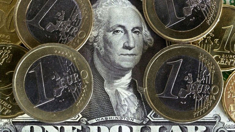 L'euro passe sous 1,10 dollar pour la première fois depuis mai 2020