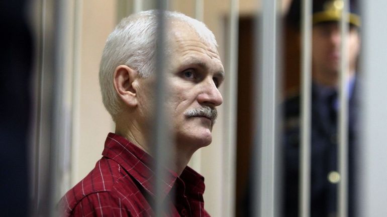 Le Nobel de la Paix bélarusse Beliatski encourt 12 ans de prison pour 