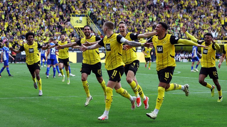 Un superbe tifo et un dernier coup franc : Marco Reus fait ses adieux à Dortmund avec style