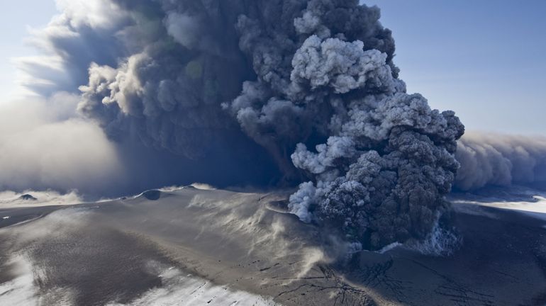 Treize ans après la dernière terrible éruption de l'Eyjafjallajökull, état d'urgence en Islande après plusieurs séismes