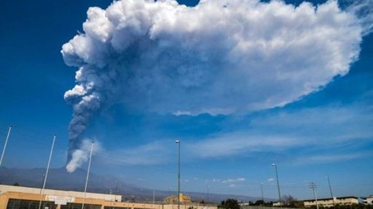 Fermeture de l'aéroport de Catane en raison d'une éruption de l'Etna
