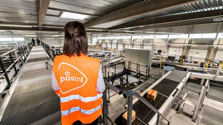 Une neuvième personne interpellée lors des perquisitions chez PostNL