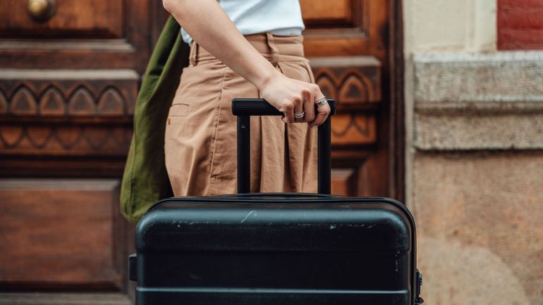 Vacances en avion : que peut-on emmener dans nos bagages ?