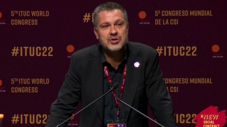 Qatargate : la FGTB et la CSC demandent le départ de Luca Visentini de la tête de la Confédération syndicale internationale