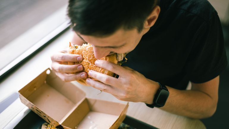 La revue de presse : les Belges loin de manger sain