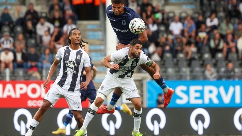 À dix, Charleroi est crucifié par Zulte Waregem et Jelle Vossen dans le temps additionnel