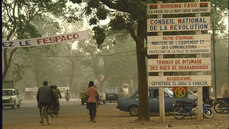 Le Burkina révise sa Constitution, le français relégué au rang de 