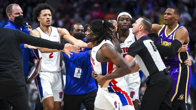 NBA : Les Lakers renouent avec la victoire, LeBron James exclu après frappé Isaiah Stewart