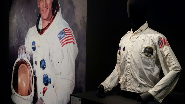 La veste de Buzz Aldrin pendant Apollo 11 vendue 2,7 millions de dollars