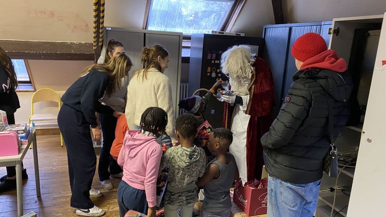Rixensart : le centre Fedasil et des étudiants bruxellois organisent une Saint-Nicolas pour les enfants des résidents