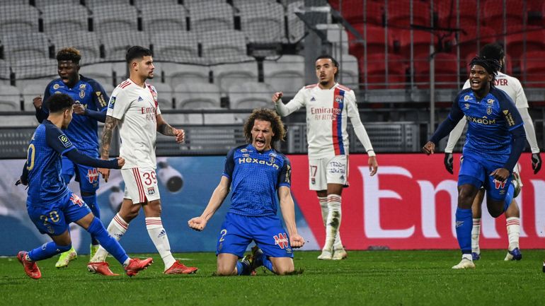 Ligue 1 : Wout Faes, l'arme de Reims sur phase arrêtée, buteur face à l’Olympique Lyonnais de Jason Denayer