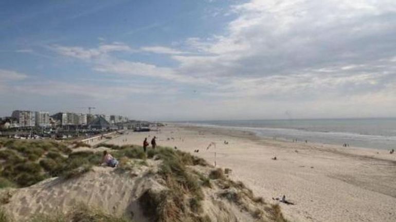France: des boulettes d'hydrocarbure d'origine inconnue sur des plages du Pas-de-Calais