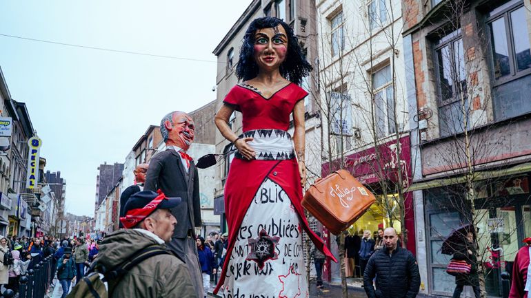 Biennale de Venise : Qui est Julia, la géante féministe de Charleroi ?
