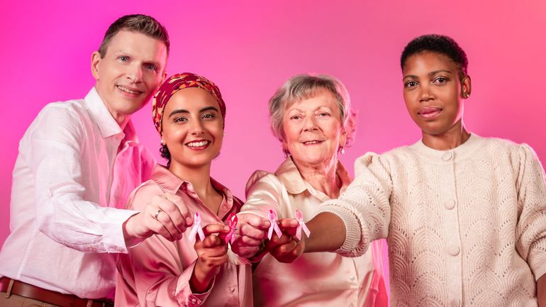 Les rubans de Think Pink se déclinent en quatre nuances de rose