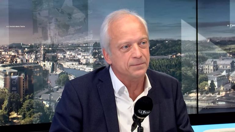 Yves Coppieters, ministre de la Santé : 