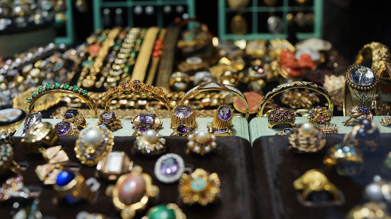 Trafic de bijoux entre la France et la Belgique : sept personnes poursuivies