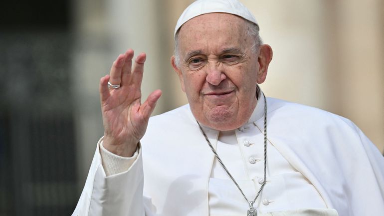 L'attaque au couteau à Sydney attriste le Pape François, horrifie le roi Charles III