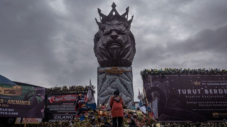Bousculade meurtrière dans un stade en Indonésie : le stade va être démoli et reconstruit