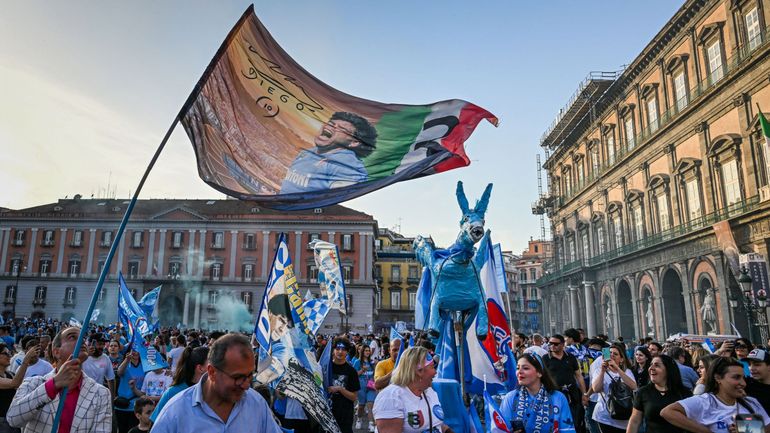 Un Italien en fuite depuis 11 ans retrouvé& parce qu'il célébrait le titre de Naples