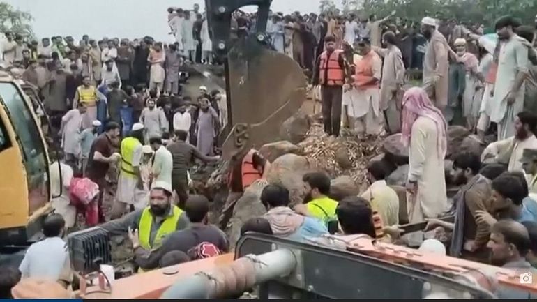 Pakistan : la mousson a fait près de 200 morts en 24 heures et un hélicoptère de secours s'est écrasé