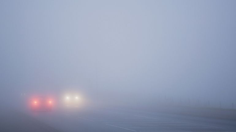 Alerte jaune aux conditions glissantes et au brouillard jusqu'à mercredi matin