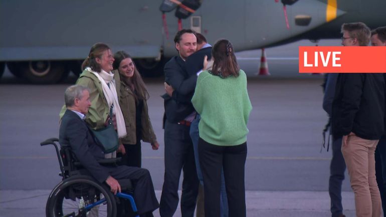 Olivier Vandecasteele : l'ex-otage belge est arrivé et a retrouvé sa famille sur le tarmac de l'aéroport de Melsbroek (revoir notre direct)