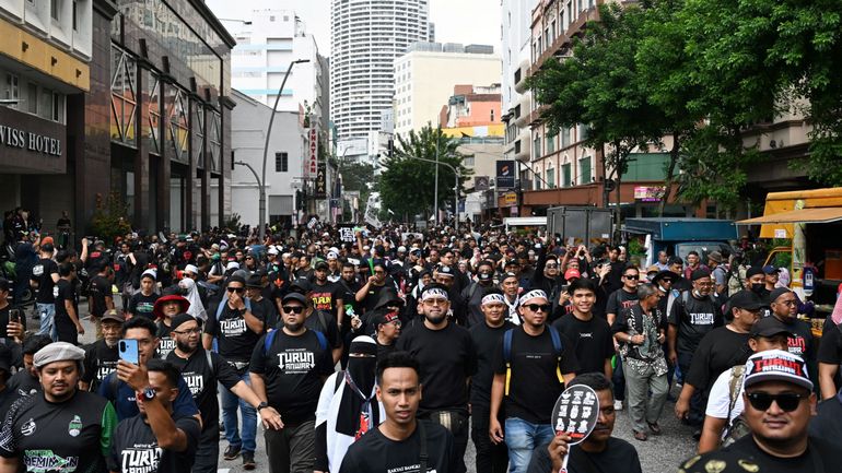 Malaisie : des milliers de manifestants défilent à Kuala Lumpur contre la vie chère et le manque de réformes
