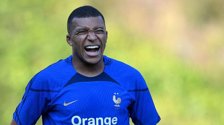 Kylian Mbappé, "heureux" de rester au PSG la saison prochaine, n'a pas demandé à partir cet été