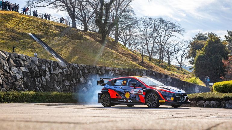 WRC Japon : Sébastien Ogier premier leader, Thierry Neuville quatrième à 0.3 seconde