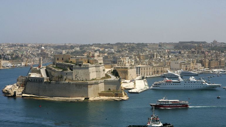 Malte renonce à fermer ses frontières aux personnes non vaccinées, mais impose une quarantaine