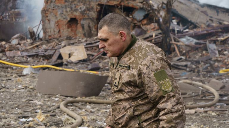 Ukraine: l'aéroport de Dnipro bombardé, des 