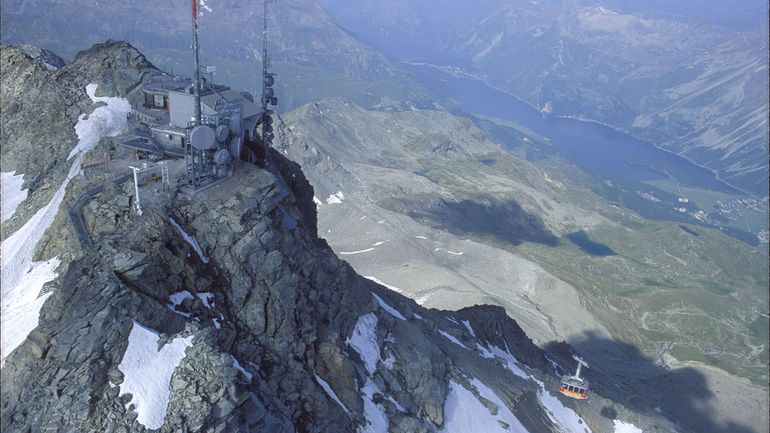 Climat : la glace d'un glacier vieux de sept mille ans a fondu en Suisse