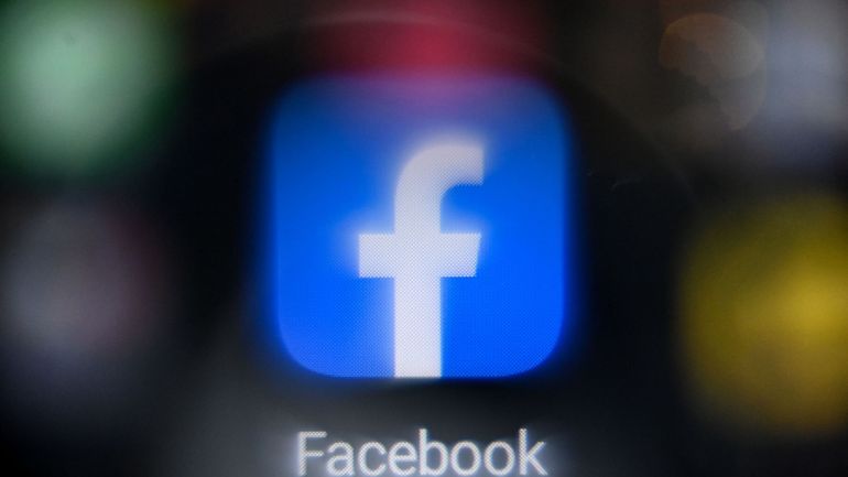 Coronavirus : Facebook toujours en lutte contre la désinformation sur le Covid, outil de division