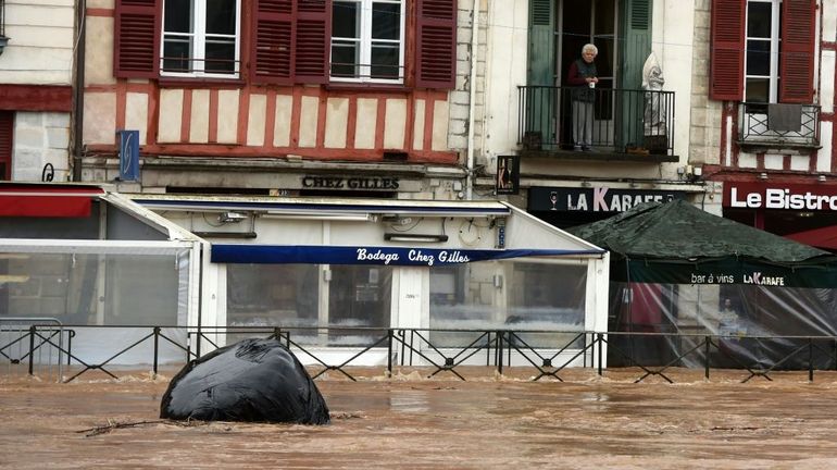 Inondations : le Sud-Ouest de la France repasse en orange, la décrue commence