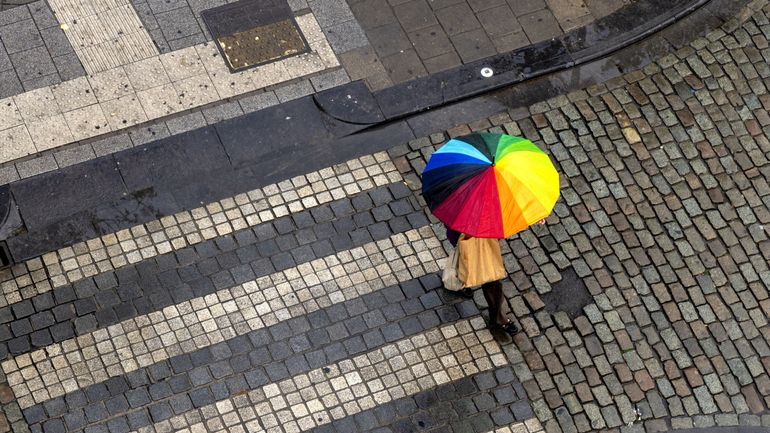 Météo en Belgique : un temps gris et un peu de pluie ce samedi, pour commencer les vacances scolaires