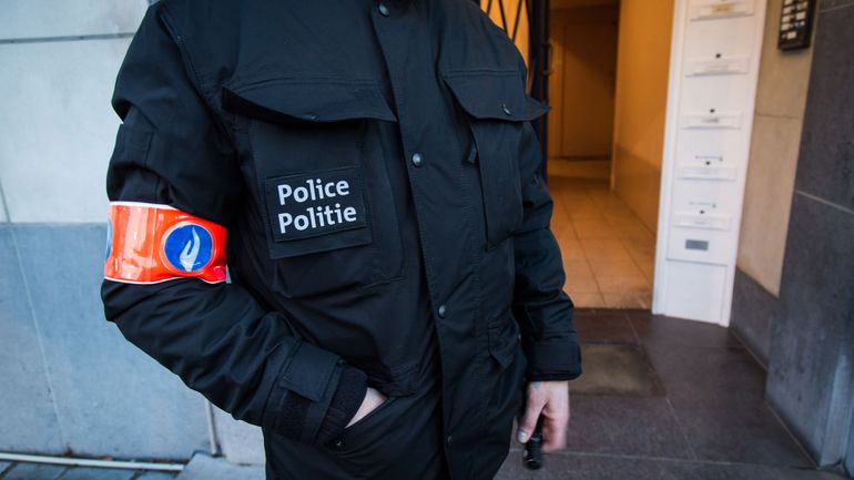 Critiques de l’audition des enquêteurs belges au procès des attentats de Paris : la police réagit