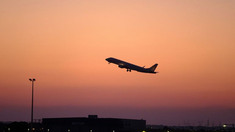 Le Médiateur fédéral propose une trentaine de mesures pour réduire le bruit à l’aéroport national