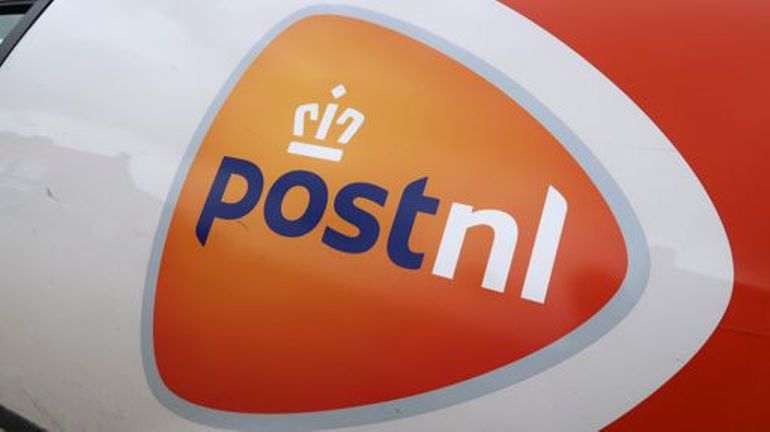 PostNL sollicite l'aide de l'État néerlandais pour faire face aux difficultés de distribution du courrier