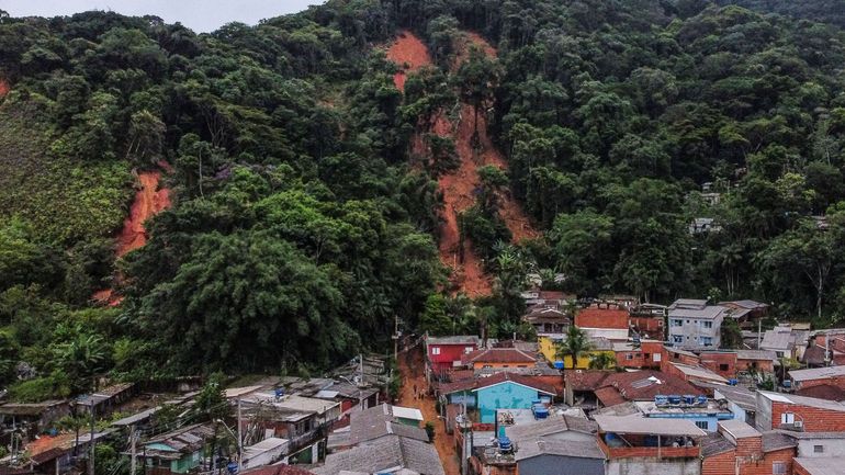 Glissements de terrain au Brésil : 44 morts et 38 personnes toujours portées disparues