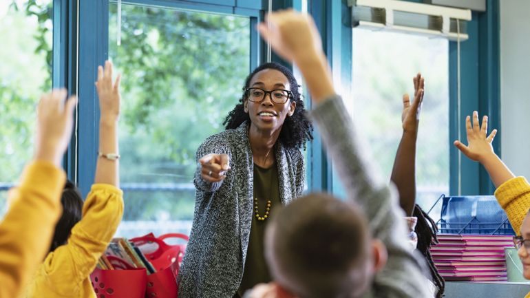 Débat : le métier de prof retrouve-t-il son attrait ?