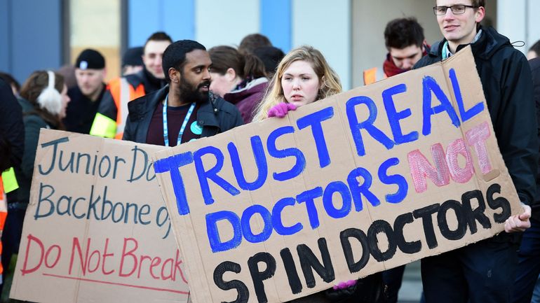 Angleterre : les médecins hospitaliers de nouveau en grève