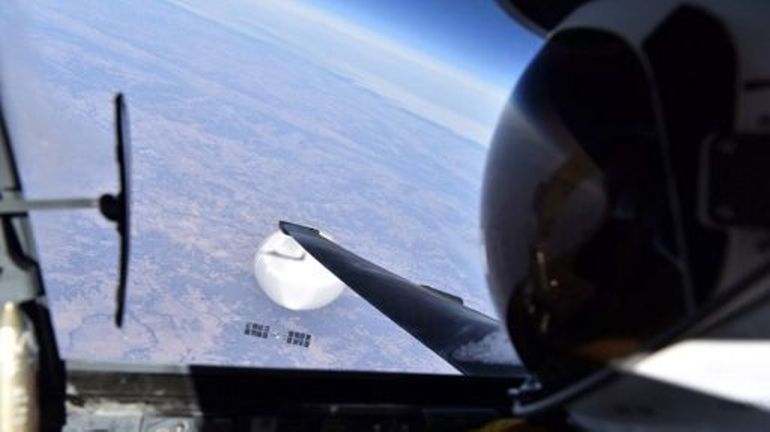 Washington publie le selfie d'un pilote devant le ballon d'observation chinois