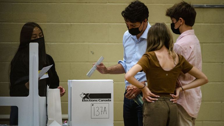 Canada: les libéraux de Justin Trudeau sortent vainqueurs, mais pas majoritaires, des élections législatives
