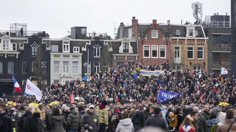 Coronavirus aux Pays-Bas : à Amsterdam les manifestants rejoignent un événement du parti populiste de droite FVD