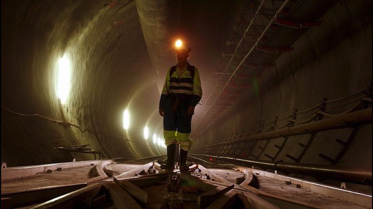 Suisse : après un déraillement qui avait endommagé le tunnel de base, les trains de marchandises circulent à nouveau au Gothard