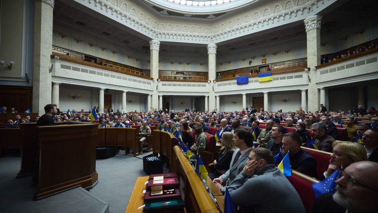 Guerre en Ukraine: le Parlement annule sa séance de ce vendredi en raison d'un risque de frappe russe