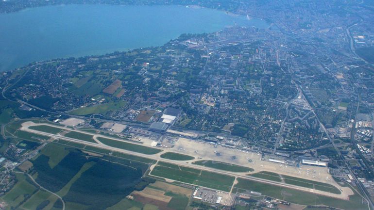 L'aéroport de Genève paralysé jusqu'au moins 11h en raison d'une panne informatique