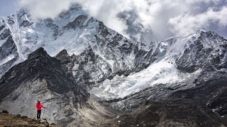 Népal : la justice ordonne la limitation du nombre de permis pour l'ascension du mont Everest