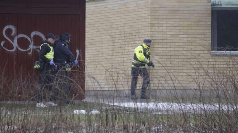 Cinq personnes blessées par balles dans une école du centre de la Suède, l'auteur présumé parmi les blessés