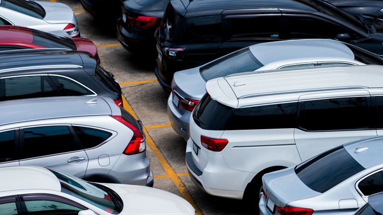 Vieillissement du parc automobile en Belgique : les voitures d'occasion de plus de 15 ans ont la cote